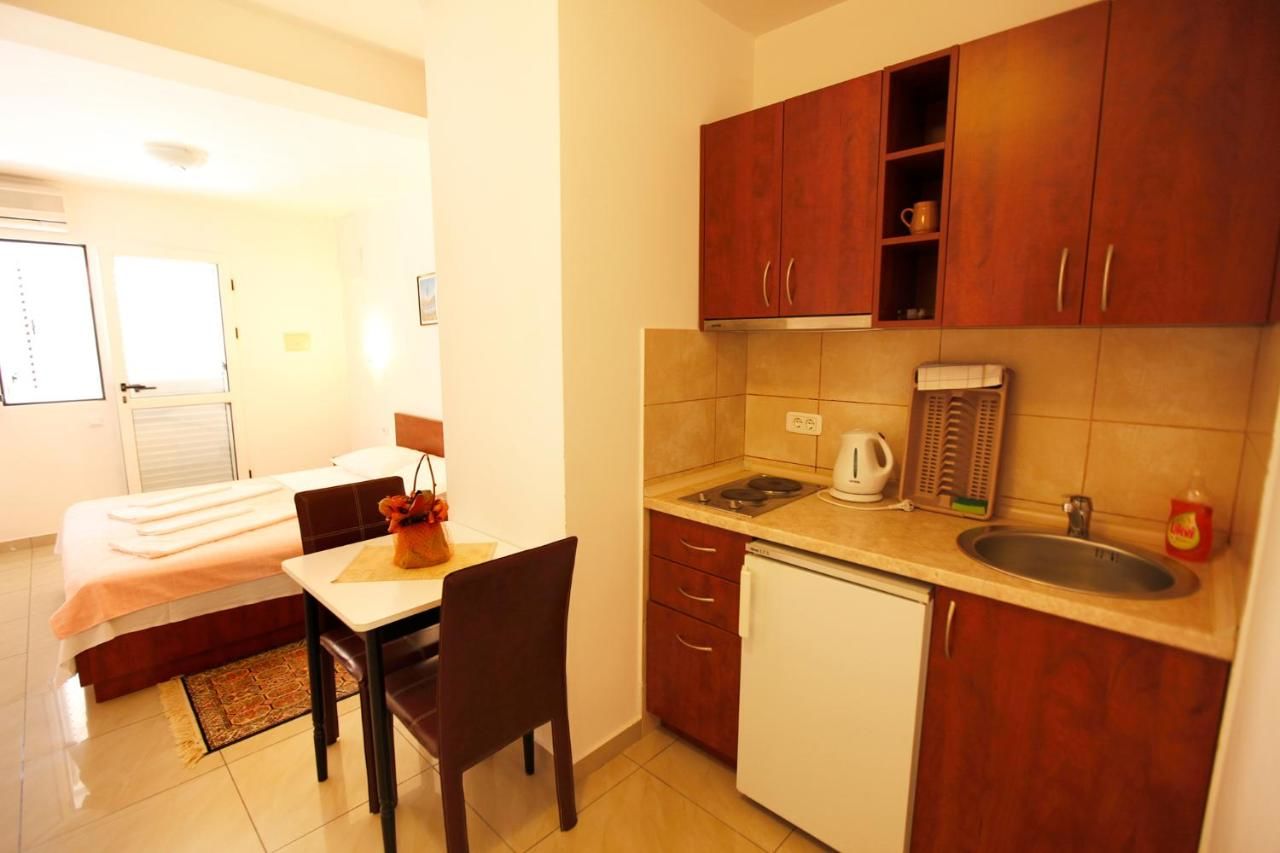 Апартаменты Apartments Baron Свети-Стефан-6