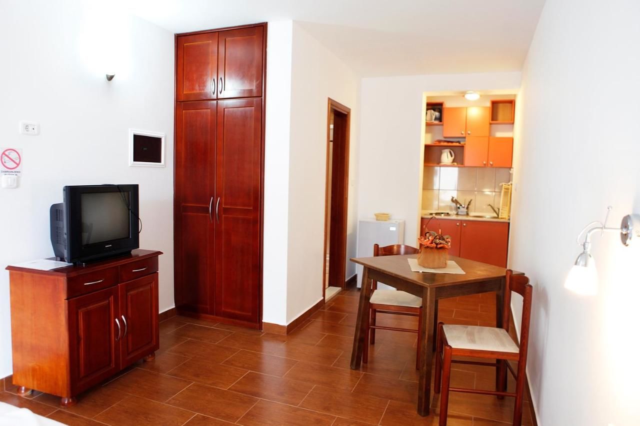 Апартаменты Apartments Baron Свети-Стефан-35