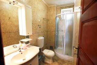 Апартаменты Apartments Baron Свети-Стефан Семейный полулюкс-12