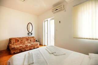 Апартаменты Apartments Baron Свети-Стефан Номер-студио-8